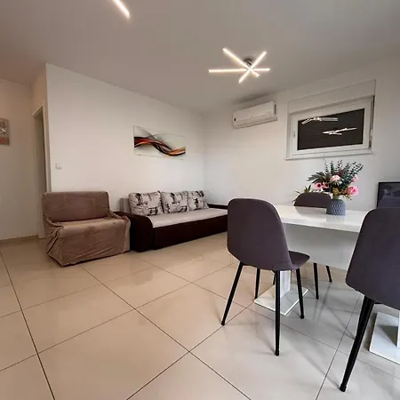 Apartment Roko *