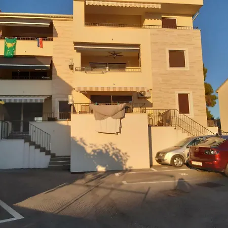 Roko * Brodarica (Sibenik-Knin)