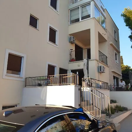 Daire Roko Brodarica (Sibenik-Knin)