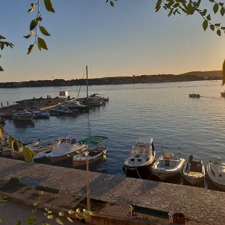 Roko * Brodarica (Sibenik-Knin)