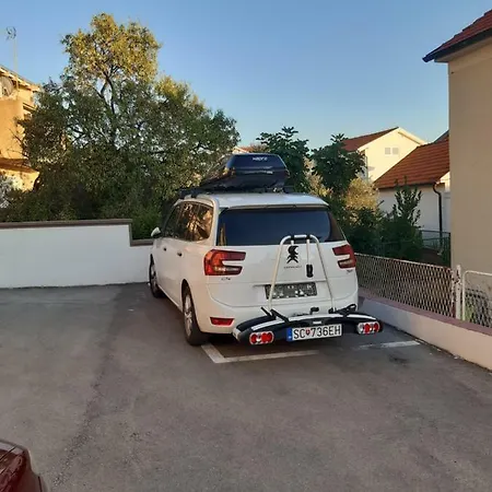 Roko Daire Brodarica (Sibenik-Knin)